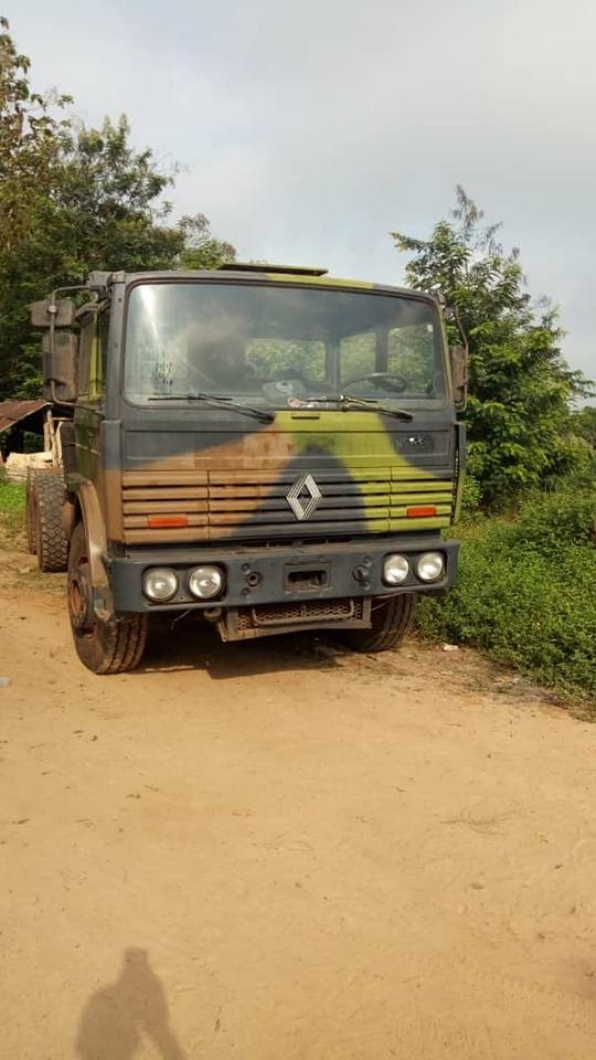 Photos: Bricklayer killed by stray bullet as Custom officers and smugglers clash in Ogun State