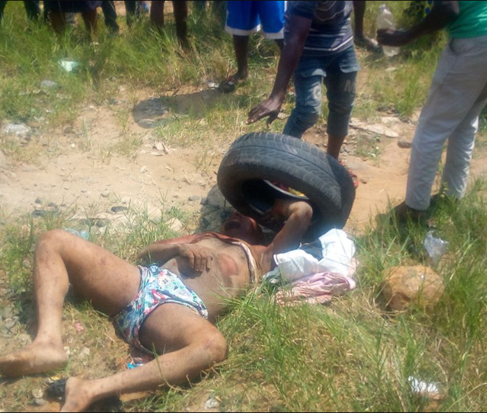 Angry mob lynch suspected thief in Akwa Ibom (graphic photos)