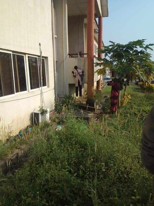 49-year old father of five allegedly commits suicide?inside?Ekiti State secretariat over huge debt (Photo)