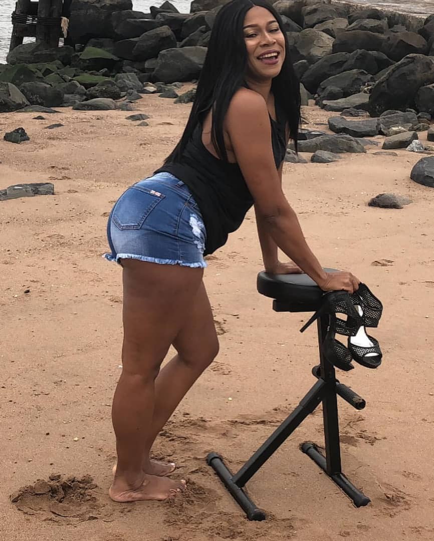 Regina Askia shows off her hot legs in sexy denim bum short