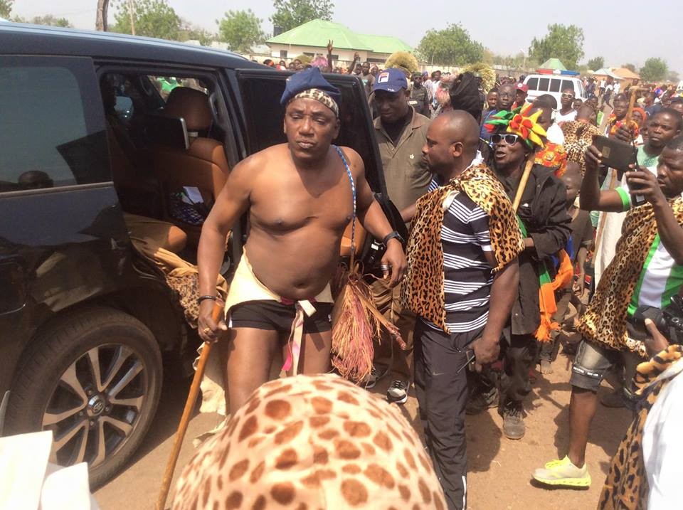 Minister of Youths and Sports, Solomon Lalung steps out in nothing but his briefs as he attends a cultural carnival in Plateau
