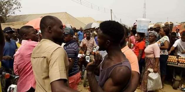 Photos: Outrage as youths storm market in Gboko, Benue and forcefully shaved young men with