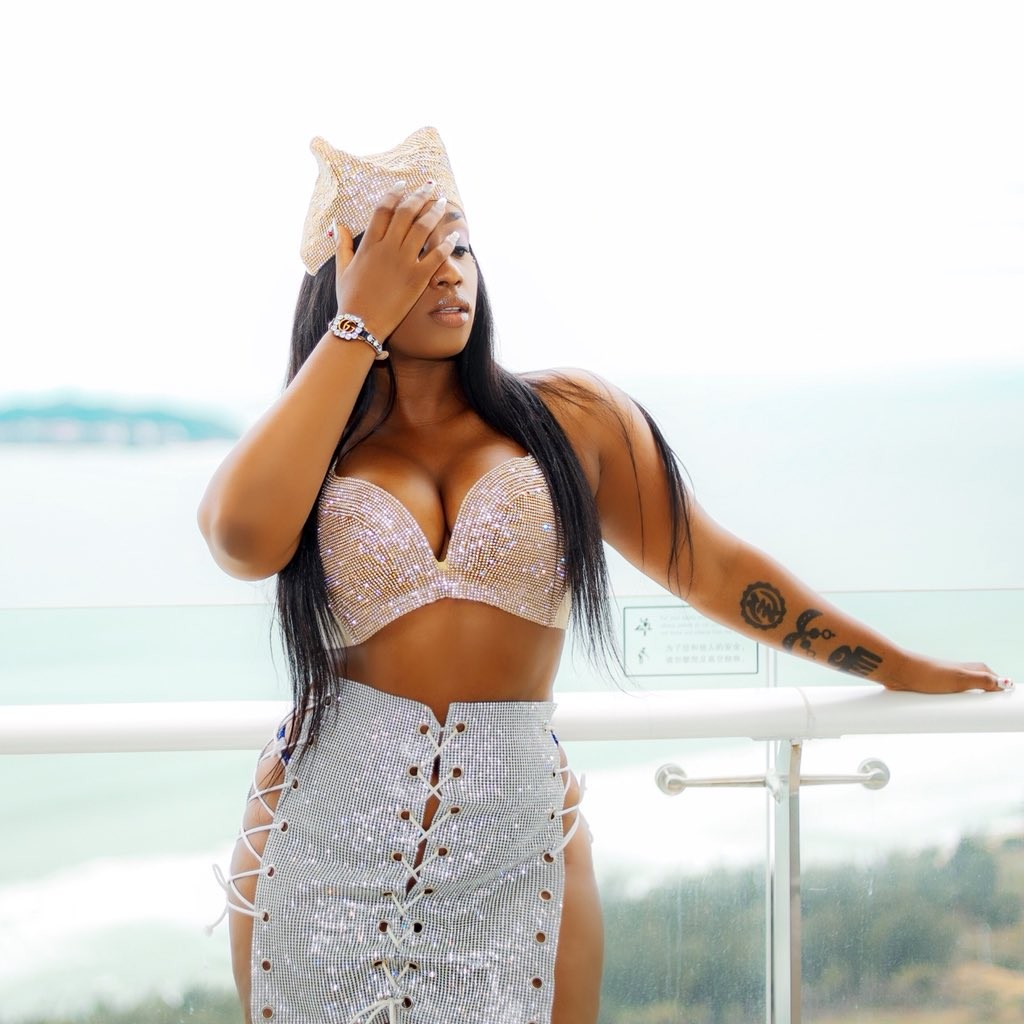 Victoria Kimani flaunts her cleavage as she goes underwear-free in new sexy photos?