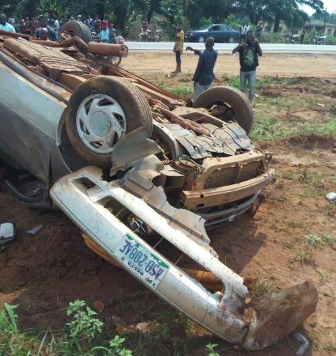 Pregnant woman and her kids miraculously survive ghastly car crash (photos)