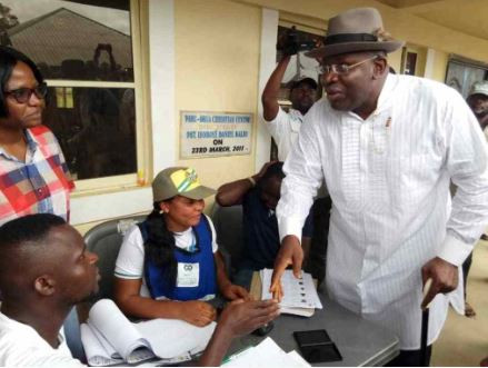 Photos of Ambode, Jonathan, El Rufai and other prominent politicians casting their votes today