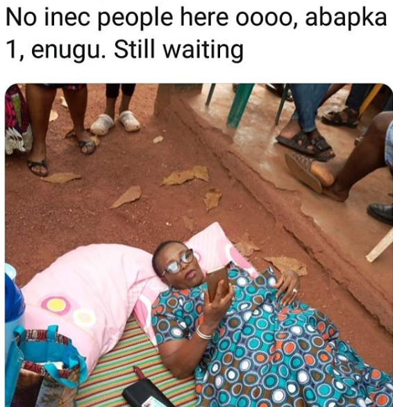 Remember the woman that brought a mat to her polling unit during the presidential election? See what she brought today (photo)