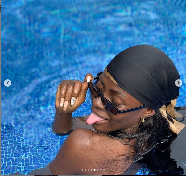 BBN star Khloe shows off bikini body with her backside on display (Photos)