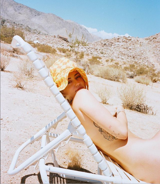 Miley Cyrus poses completely naked in new Instagram photo