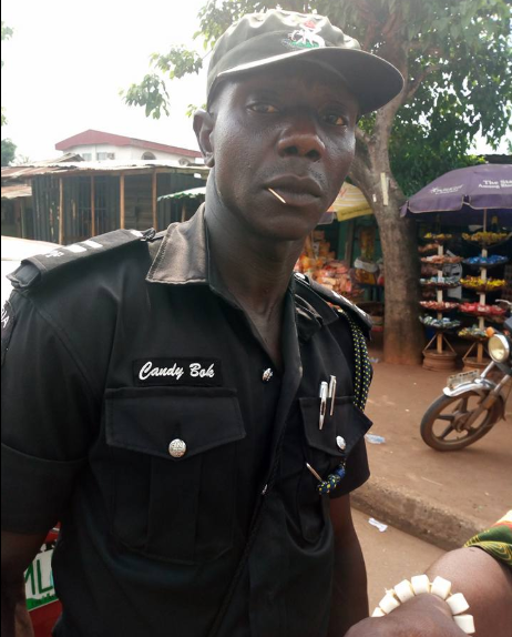 Man accuses "police officer" of inflicting injury on him over failure to pay ?100 bribe