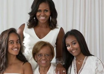 In honor of Mother’s Day this year, former US first lady Michelle Obama Posing with her mom, Marian Robinson and her daughters, Malia and Sasha Obama to celebrate the special day.