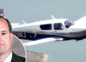 US millionaire puts his private plane on autopilot to have sex