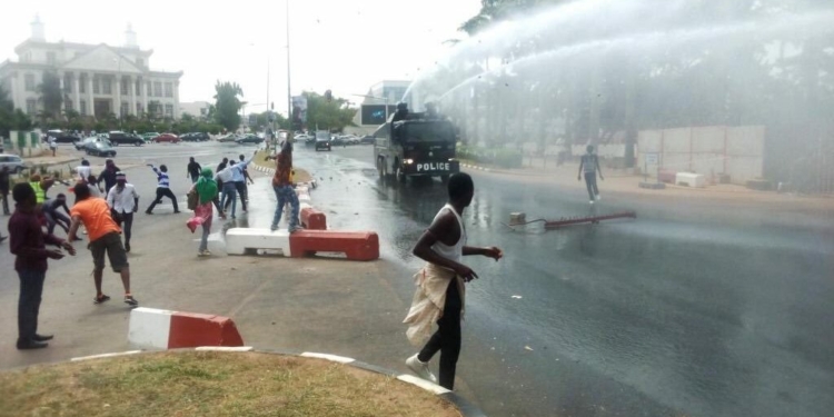 Shiites protesters clash with Police