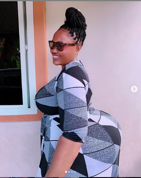 Tanzanian model, Sanchi shows off her endowed mom and fans are now convinced that her massive backside is natural?(See Photos)