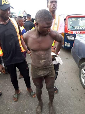 Photos: Notorious armed robber nabbed in Bayelsa; confesses to have stolen over 100 phones which he sells to dealers