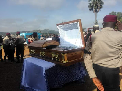 Brother narrates how FRSC official, 4 others died in Abuja auto crash caused by medical doctor while allegedly struggling with a sex worker (funeral photos)