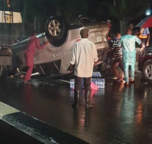 Korede Bello’s Manager Rescues Accident Victims From A Tumbled SUV In Lagos