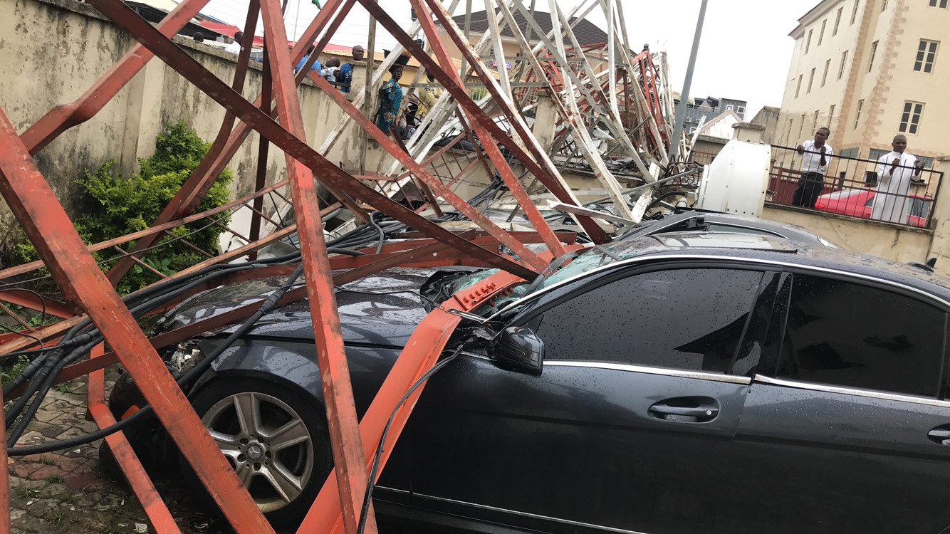 Aerial mast collapses in Abuja, destroy cars 