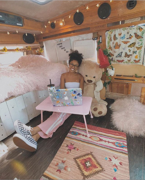 Meet Jennelle Eliana, the stylish 19-year-old girl who lives in a van (Photos)