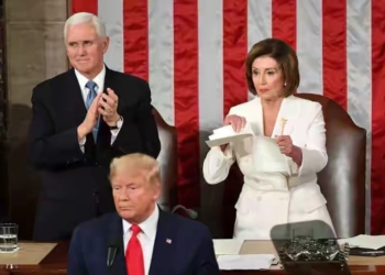 Picture showing US speaker Nancy Pelosi ripping off Trump's speech