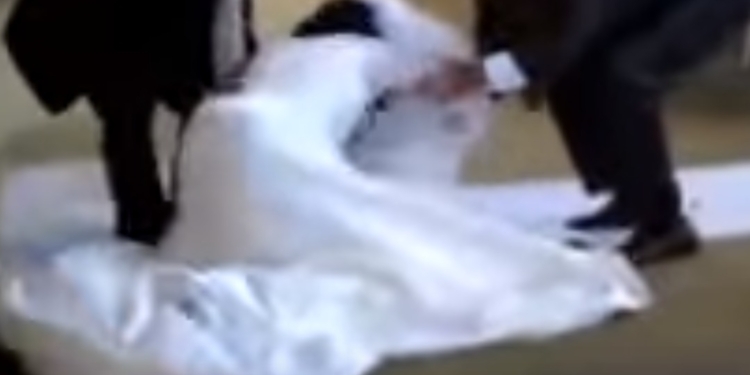 Bride collapses at wedding ceremony (Image To Depict Story)