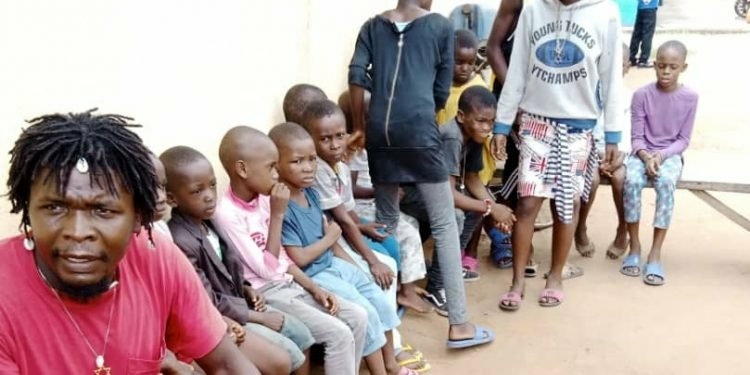 SARS operatives nab four suspected child traffickers in Abia