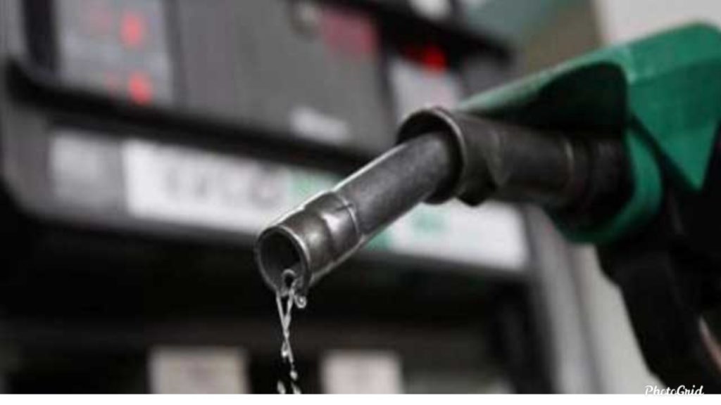 FG reduces fuel price to N123.50 per litre