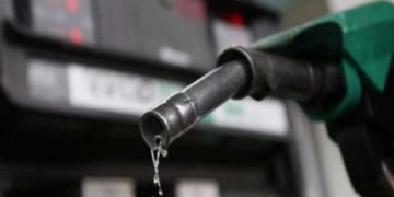 FG reduces fuel price to N123.50 per litre