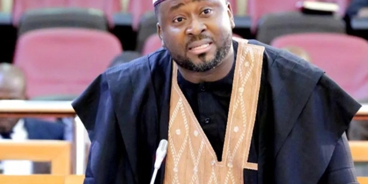 Desmond Elliot
