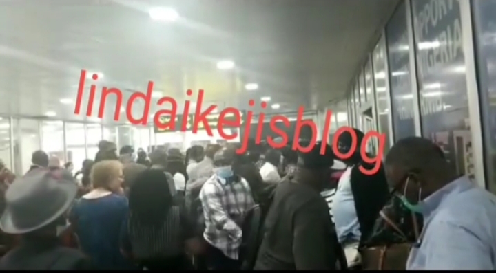Video of American citizens waiting to be evacuated and left frustrated at Lagos International Airport emerges