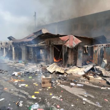 PHOTOS: Fire razes Dugbe Market in Oyo