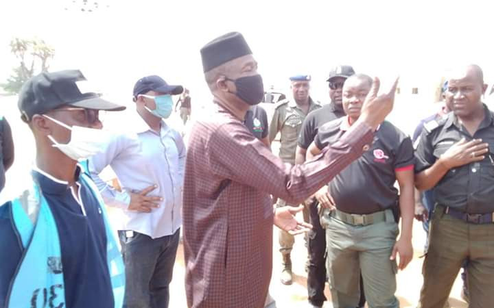 VIDEO: Niger State Govt turns trailer filled with over 50 people back to Lagos amid Coronavirus lockdown