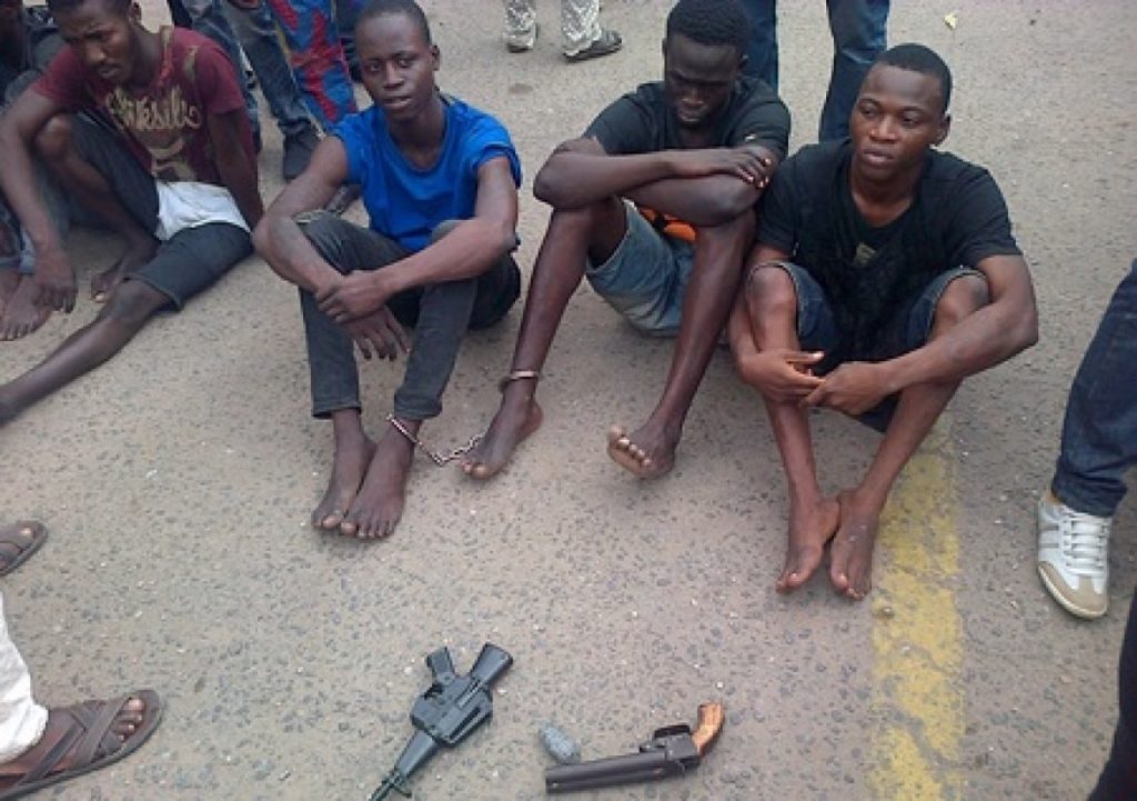 #LagosUnrest: Angry youths nab suspected members of ‘1 million boys’ sets them on fire