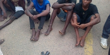 #LagosUnrest: Angry youths nab suspected members of ‘1 million boys’ sets them on fire