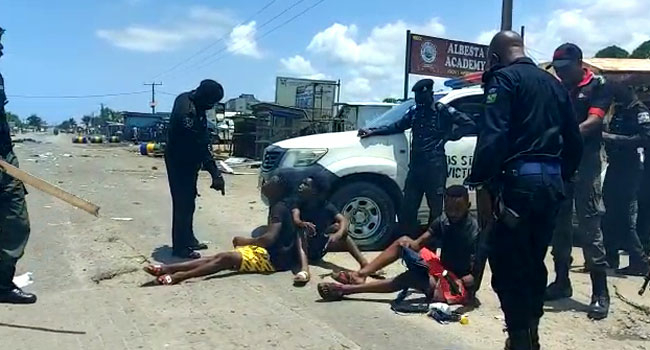 COVID-19: Police Disperse angry youths Protesting over Lockdown in Lagos
