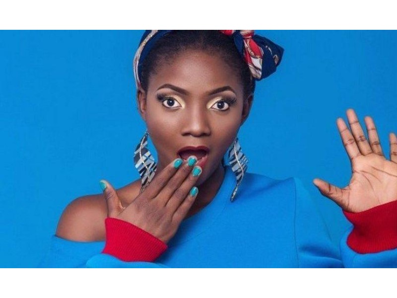 Simi warns her fans
