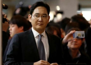 South Korea seeks arrest of Samsung heir in succession probe