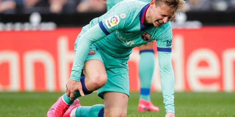 Barcelona’s star, Frenkie De Jong suffers calf injury