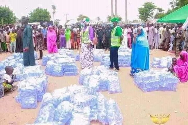 Bauchi State First Lady empowers women, distributes bags of sachet water as business start-ups