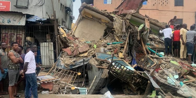 Six rescued, others feared trapped in Lagos building collapse