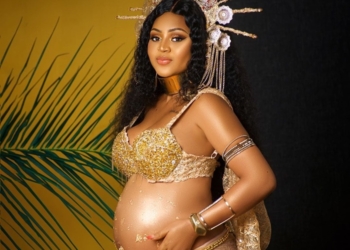Regina Daniels release semi-nude maternity photo shoot