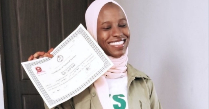 Nigerian lady, Zainab who was accused and wrongly jailed for carrying drugs in Saudi Arabia completes NYSC