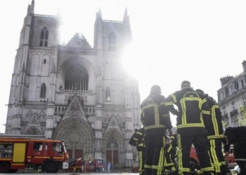 104 firemen put out fire at France’s historic Nantes Cathedral