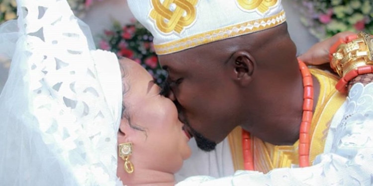 Liz Anjorin recounts what her new husband did for her 14 years ago