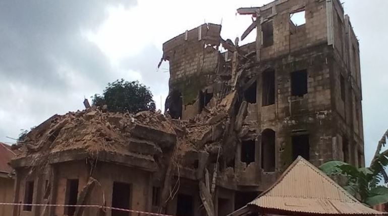 A three- storey building at Nkaliki in Abakaliki, capital of Ebonyi has collapsed