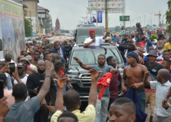 PHOTO: Orji Kalu Receives Hero's Welcome In Abia State Months After He Was Released From Prison