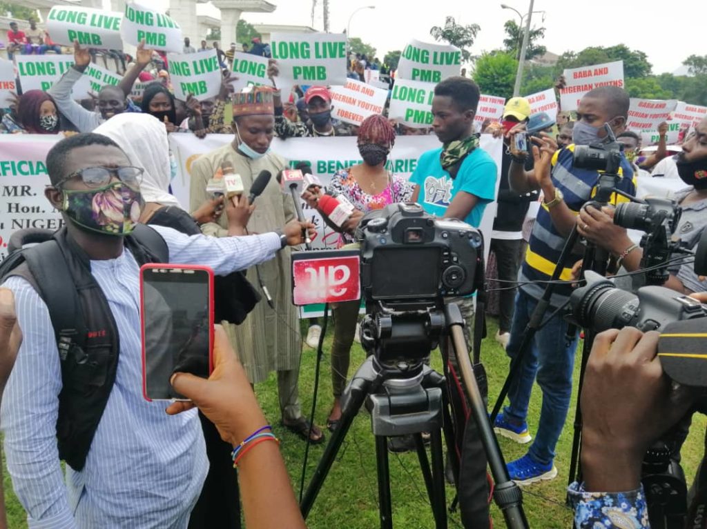 N-Power: Nigerians hold 'Thank You Rally' to Aso Villa