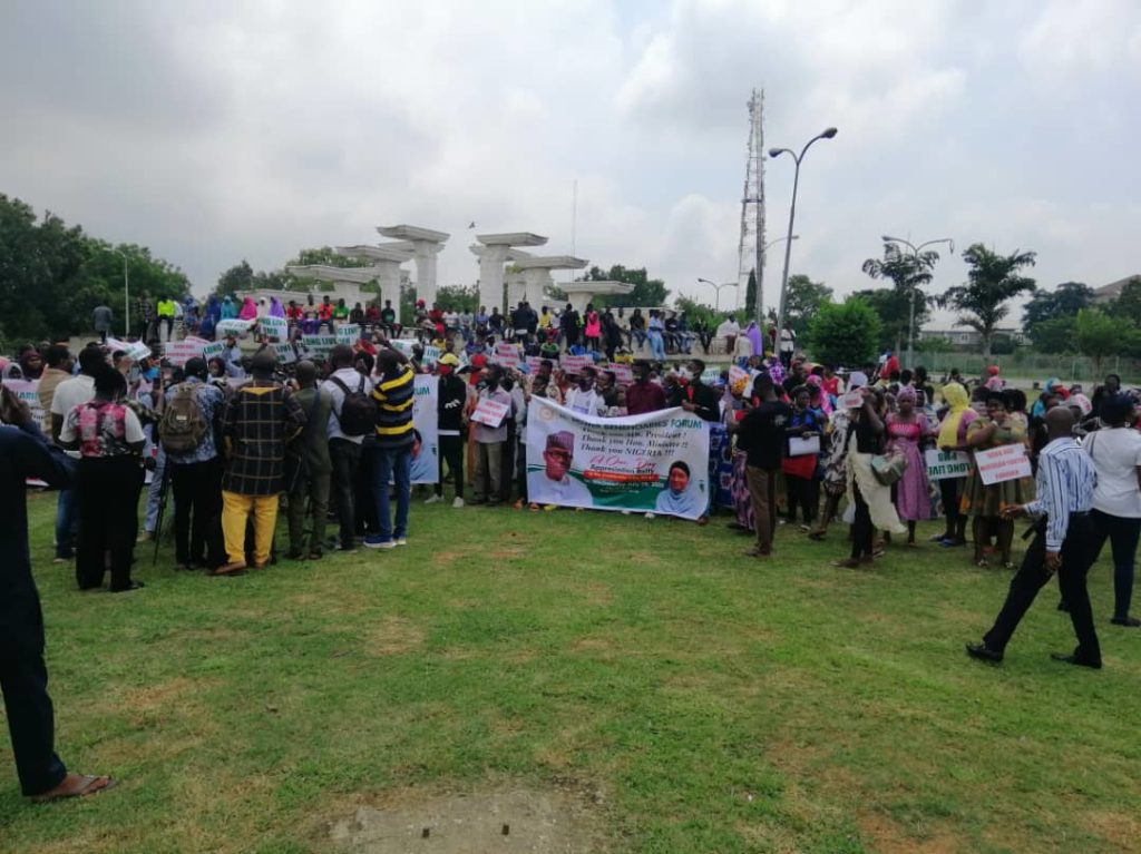 N-Power: Nigerians hold 'Thank You Rally' to Aso Villa