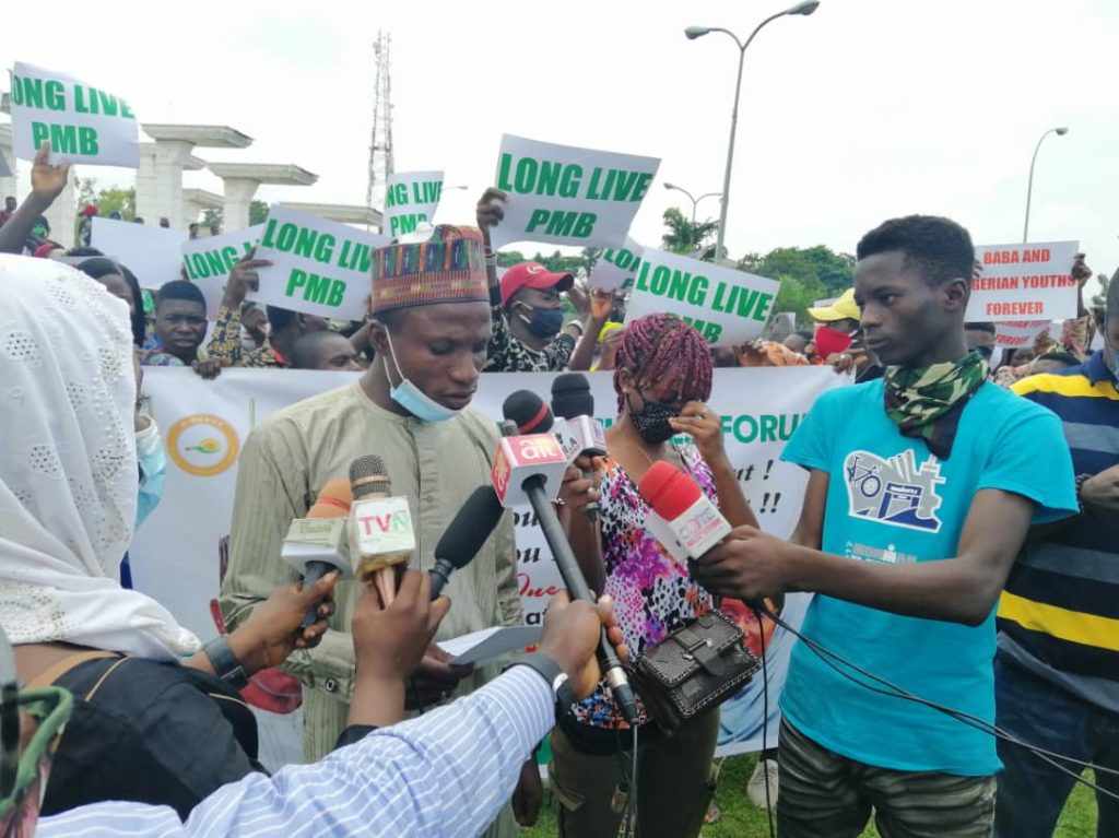 N-Power: Nigerians hold 'Thank You Rally' to Aso Villa