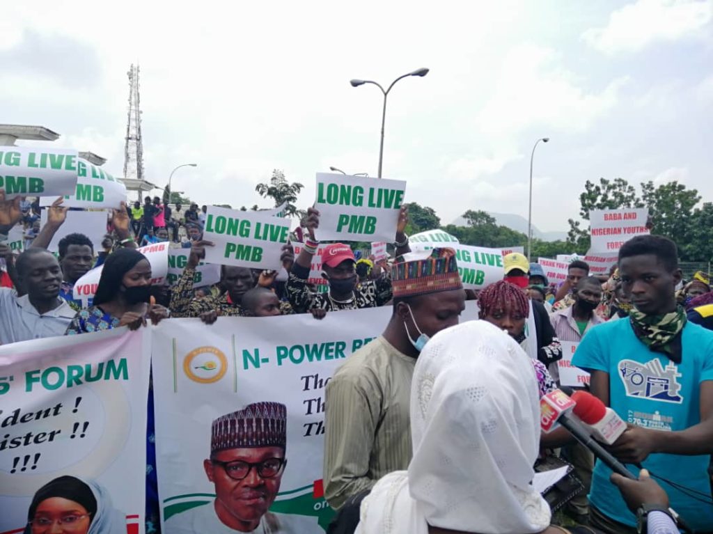 N-Power: Nigerians hold 'Thank You Rally' to Aso Villa