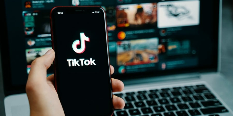 Microsoft in talks with Bytedance to buy TikTok in US